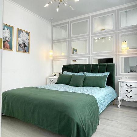 Luxury Emerald Apartments Irpin Eksteriør bilde