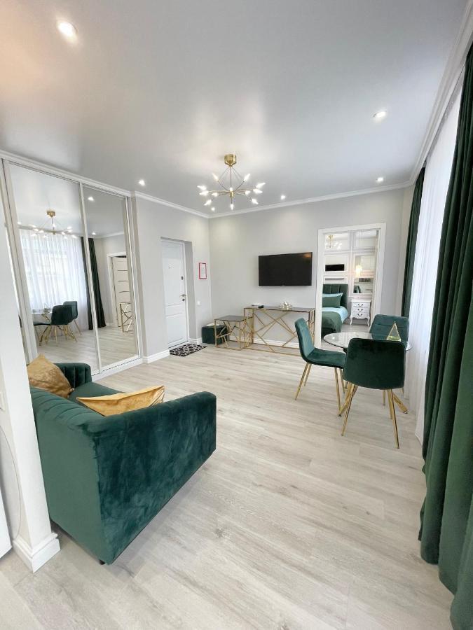 Luxury Emerald Apartments Irpin Eksteriør bilde
