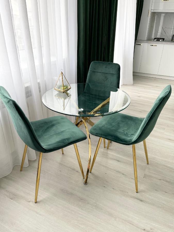 Luxury Emerald Apartments Irpin Eksteriør bilde