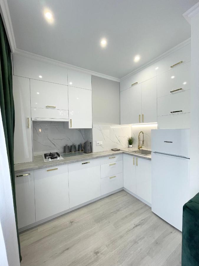 Luxury Emerald Apartments Irpin Eksteriør bilde